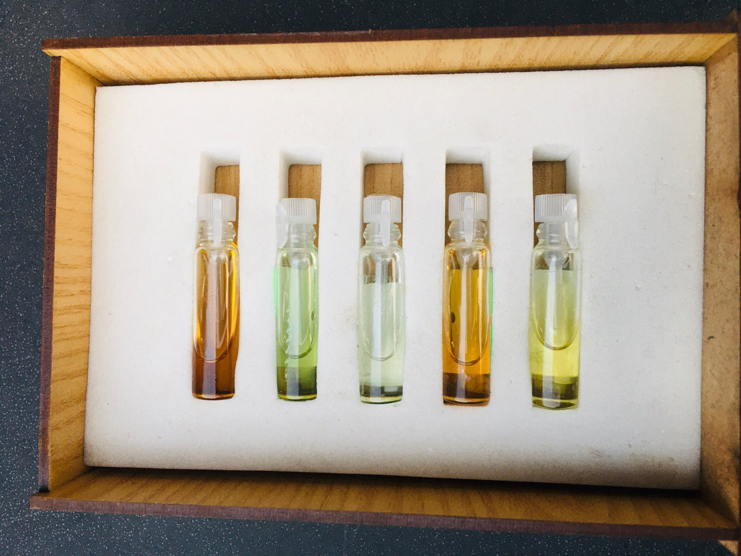 Discovery Box (Top 5 Attar 1ML Each)